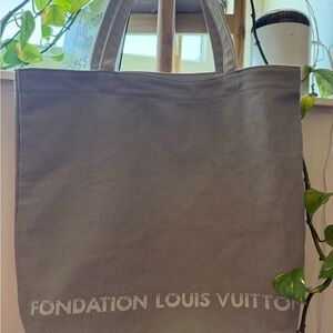 Louis Vuitton Foundation Gray Canvas Tote